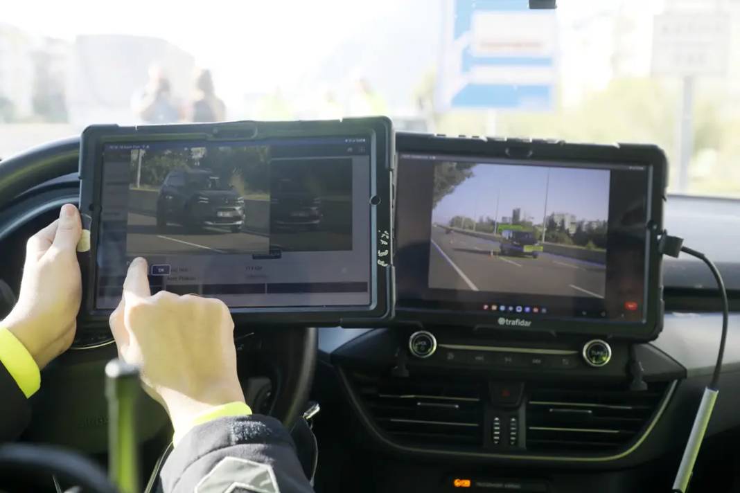 4 Şeridi Aynı Anda Tarıyor 3